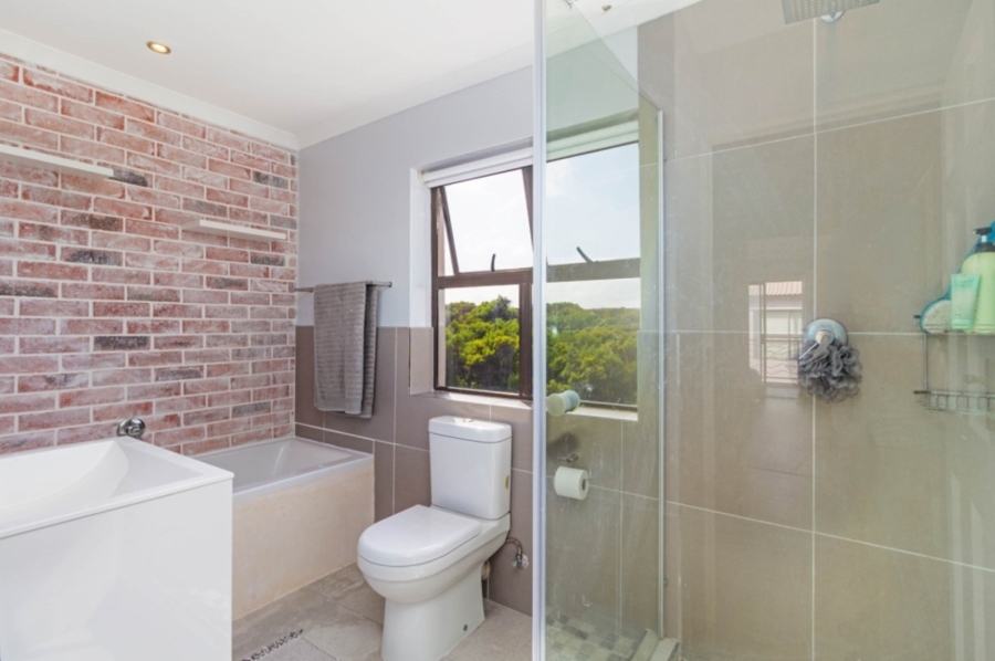 To Let 3 Bedroom Property for Rent in Bloubergstrand Western Cape